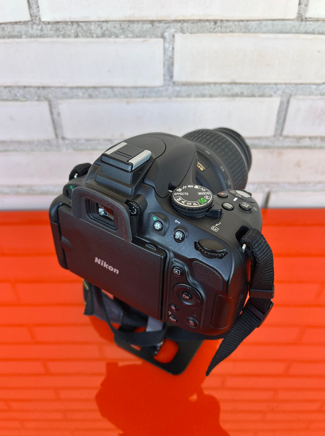 Cámara Nikon con bolso y cargador - Videojuegoos