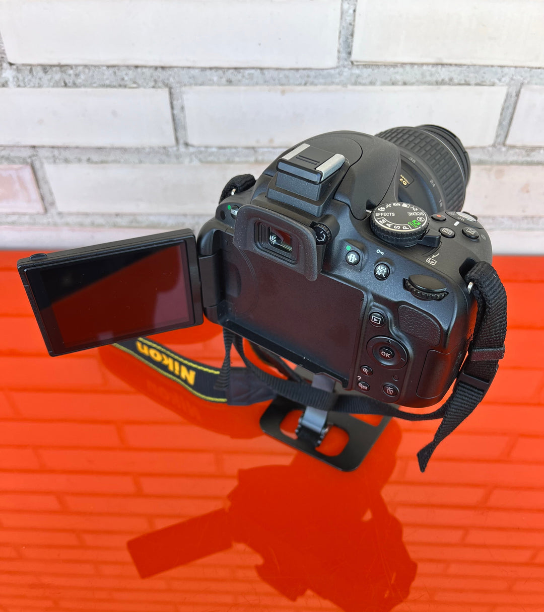 Cámara Nikon con bolso y cargador - Videojuegoos