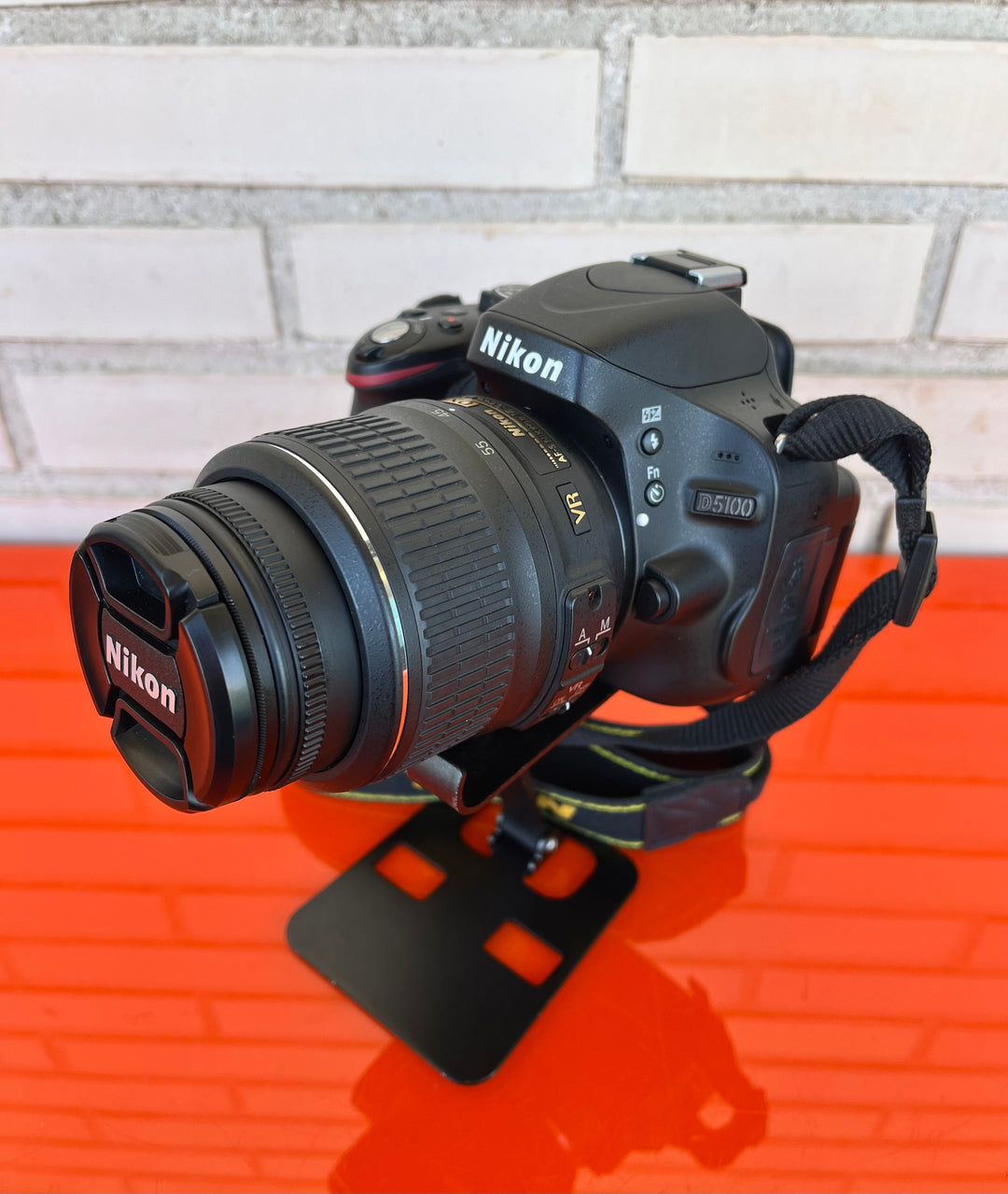 Cámara Nikon con bolso y cargador - Videojuegoos