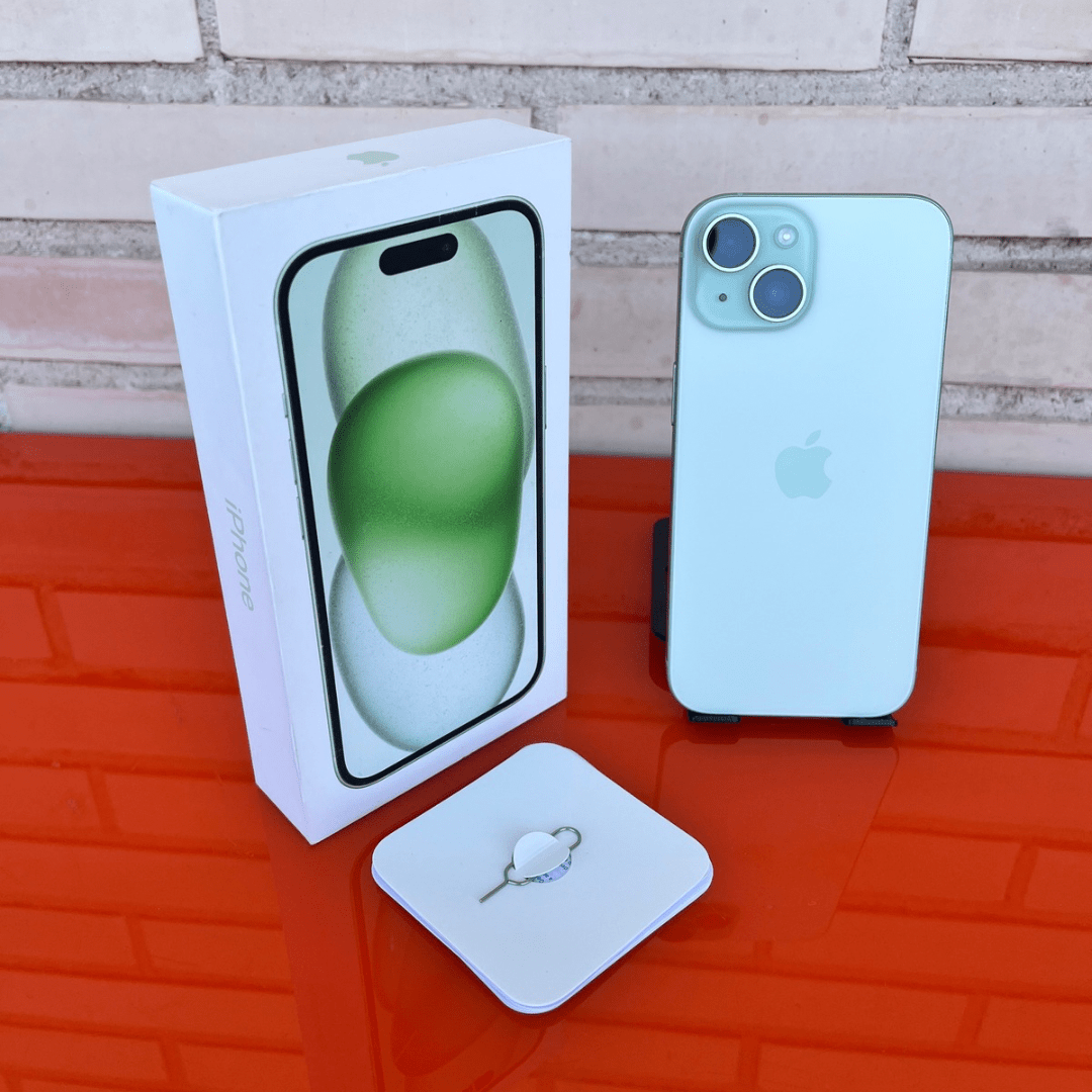 iPhone 15 Verde - Como Nuevo - Videojuegoos