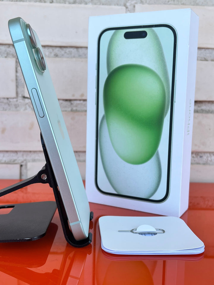 iPhone 15 Verde - Como Nuevo - Videojuegoos