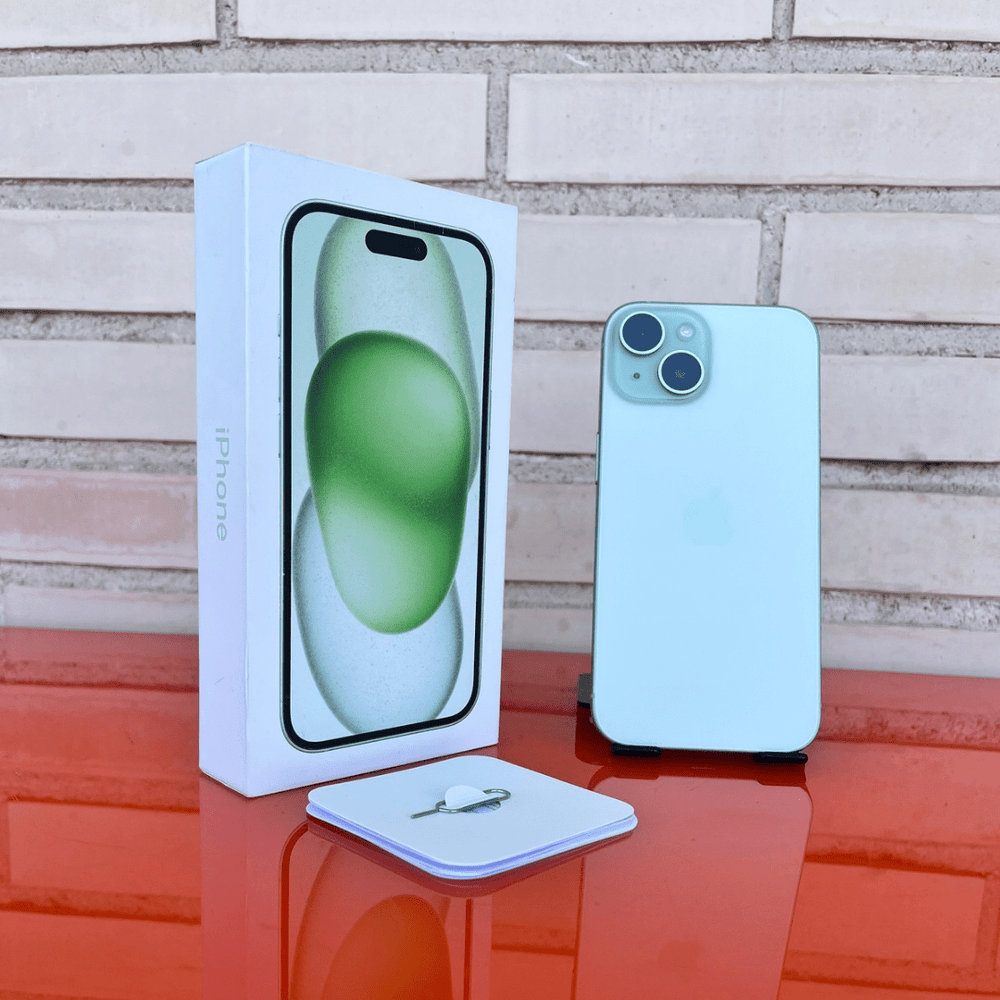 iPhone 15 Verde - Como Nuevo - Videojuegoos