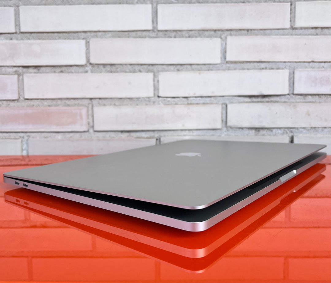 MacBook Pro 16 2019 Gris Espacial - Videojuegoos