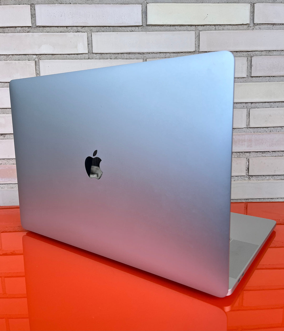 MacBook Pro 16 2019 Gris Espacial - Videojuegoos