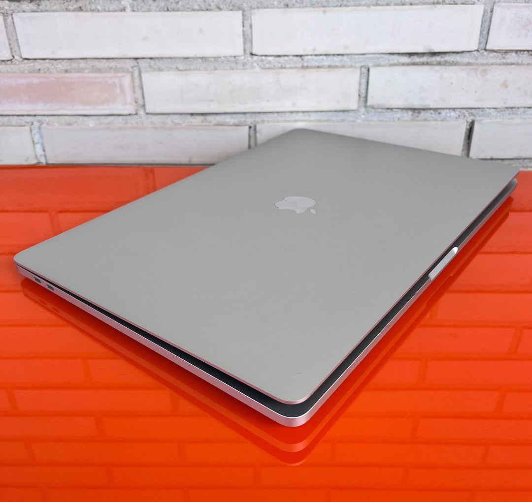 MacBook Pro 16 2019 Gris Espacial - Videojuegoos