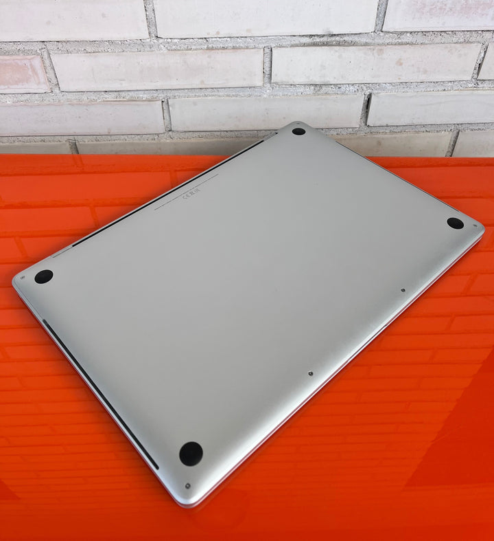 MacBook Pro 16 2019 Gris Espacial - Videojuegoos