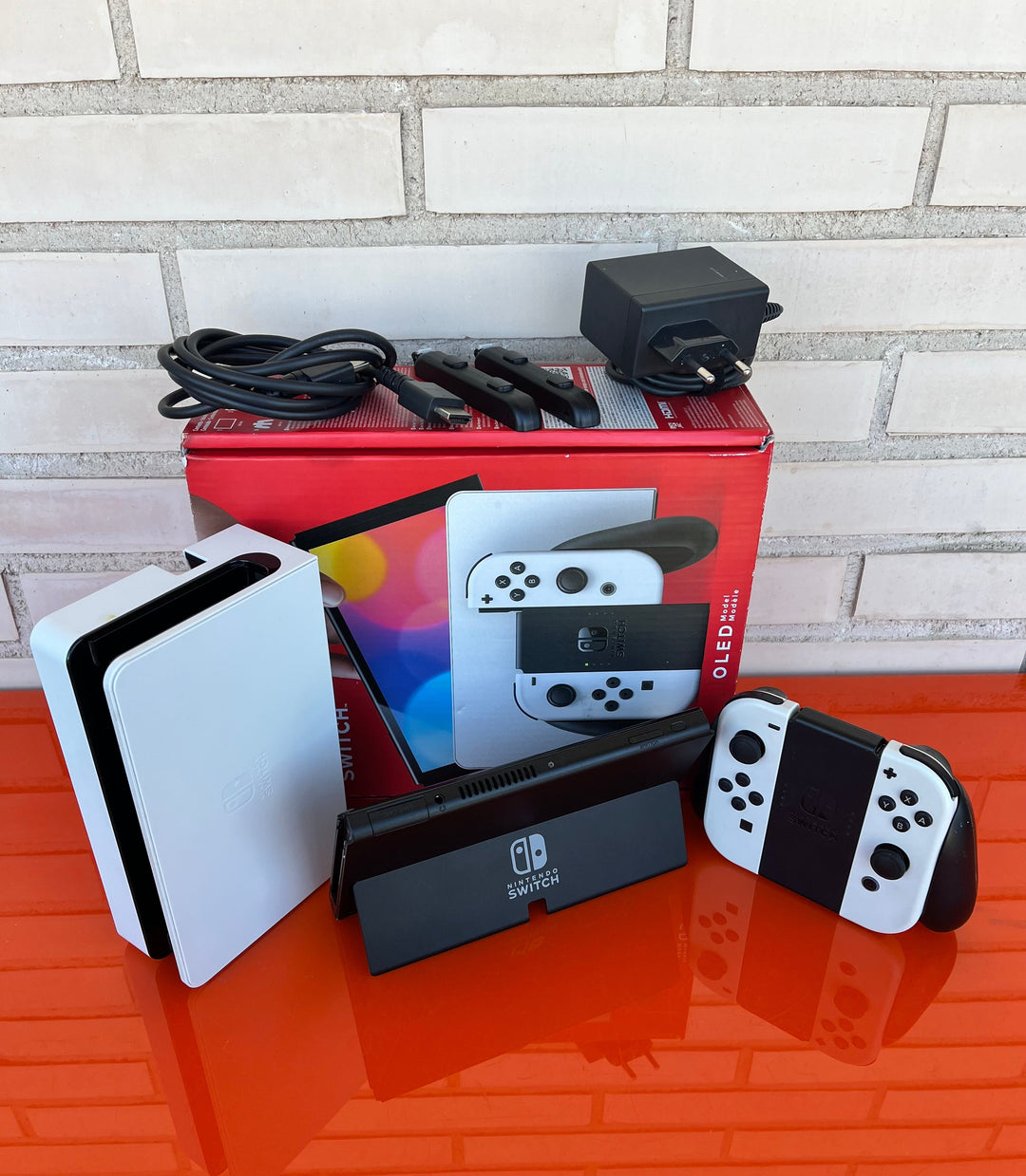 Nintendo Switch OLED Blanca y Negra - Videojuegoos