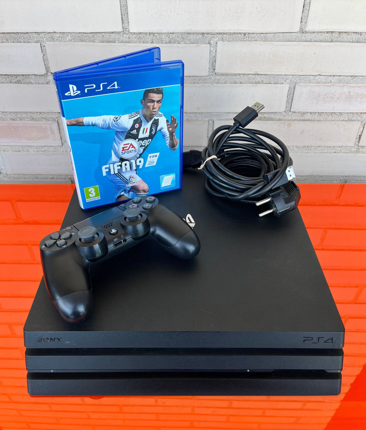 Playstation 4 Pro Negra + FIFA 19 - Videojuegoos