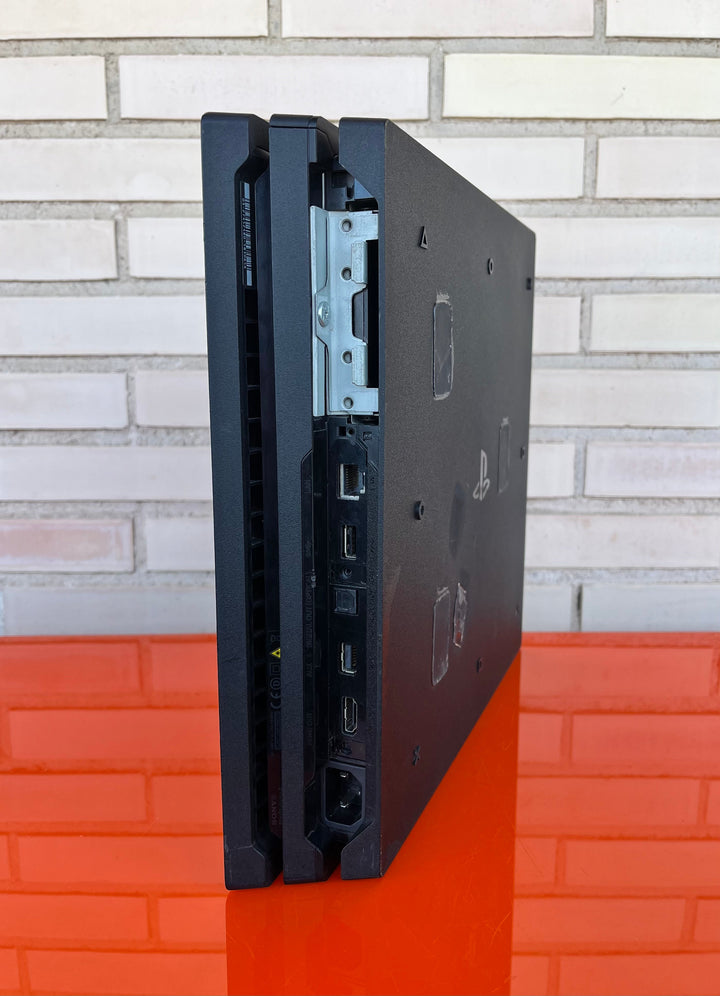 Playstation 4 Pro Negra + FIFA 19 - Videojuegoos