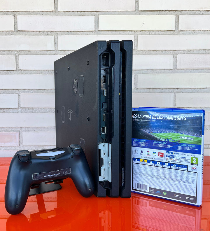 Playstation 4 Pro Negra + FIFA 19 - Videojuegoos